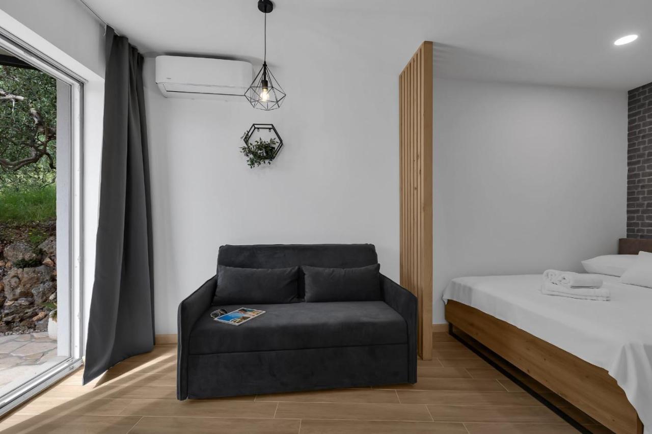 Apartments Lucky Брела Екстер'єр фото