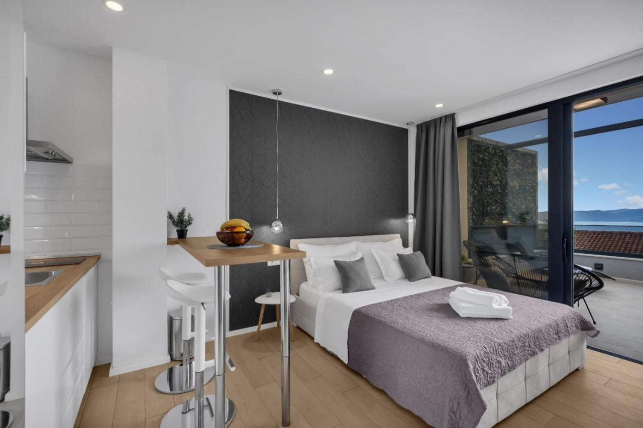 Apartments Lucky Брела Екстер'єр фото
